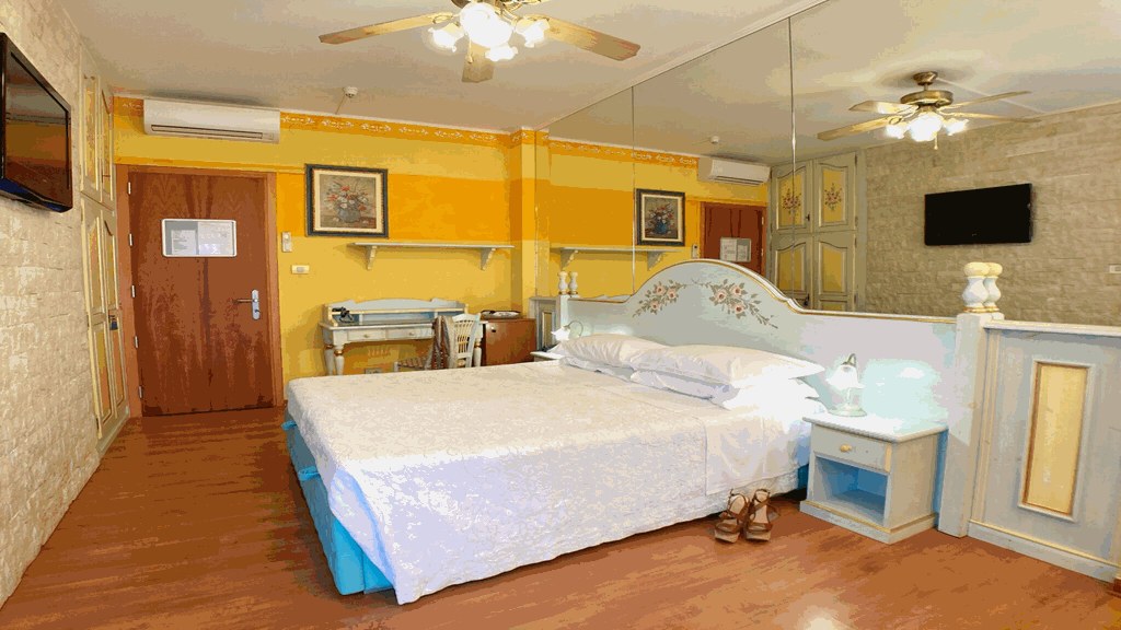 Milton Boutique Hotel - Adults Only photo 3