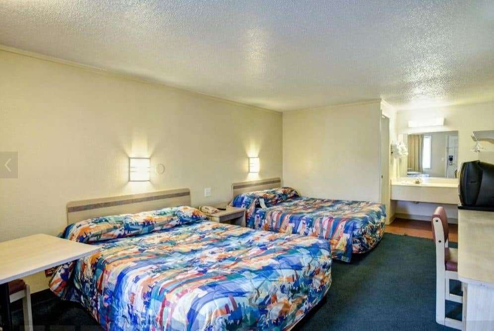 KNIGHTS INN BURLINGTON, NC photo 1