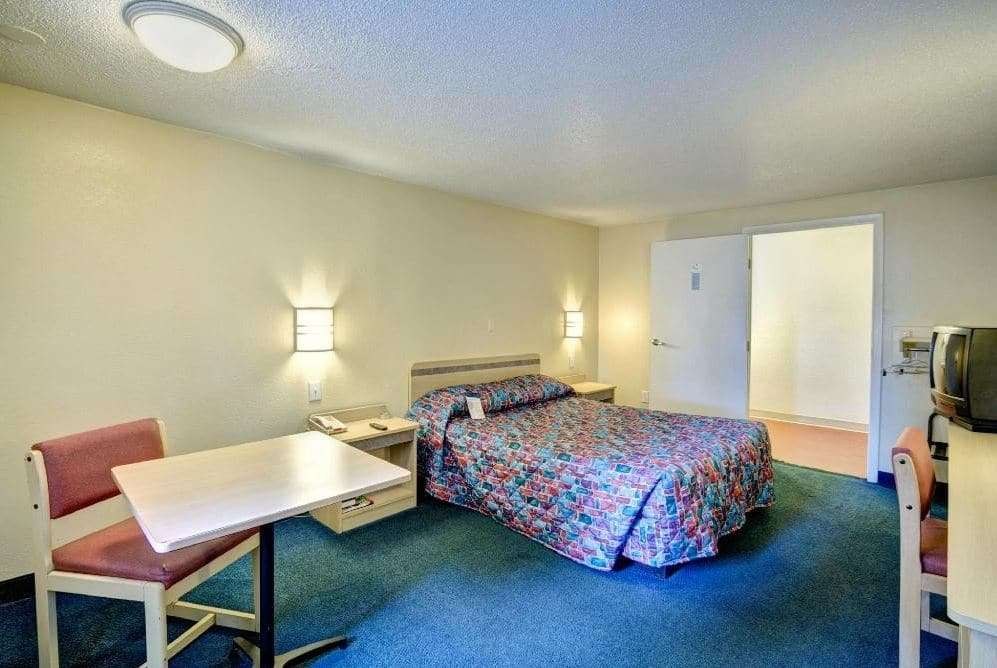 KNIGHTS INN BURLINGTON, NC photo 4