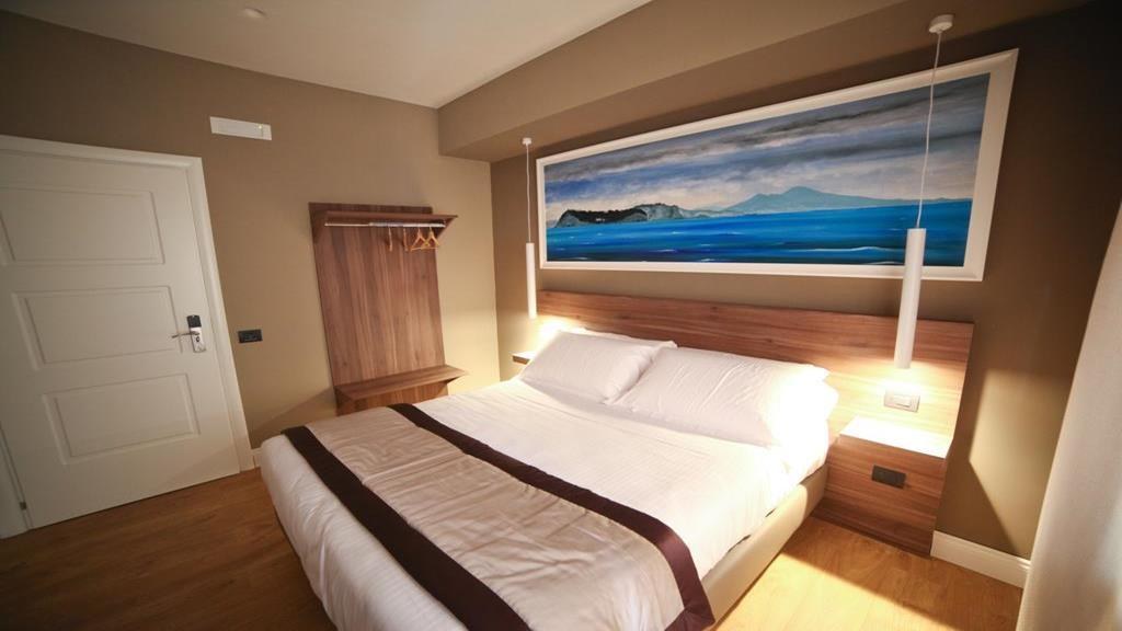 7th Floor Suite photo 3