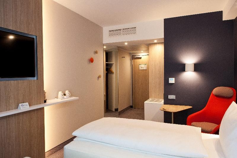 Holiday Inn Express Munich - Olympiapark photo 3