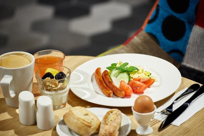 Holiday Inn Express Warsaw - The HUB photo 2