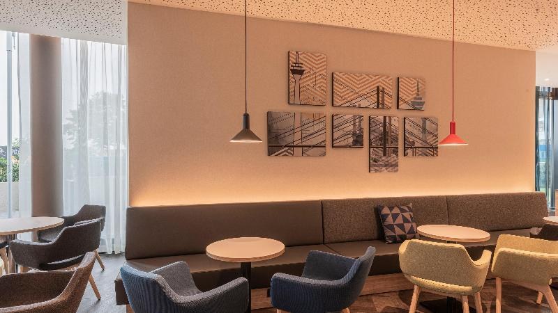 Holiday Inn Express Dusseldorf - Hauptbahnhof photo 4
