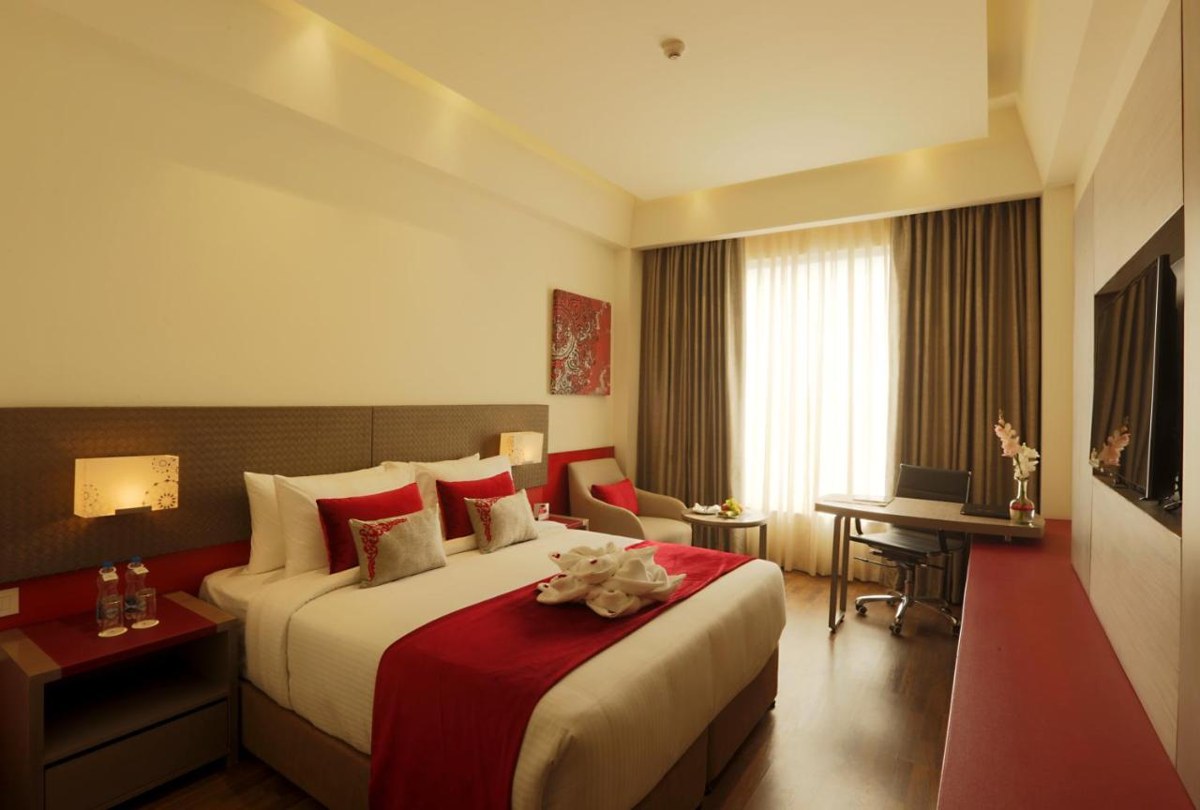 Ramada by Wyndham Lucknow Hotel and Convention Center photo 1