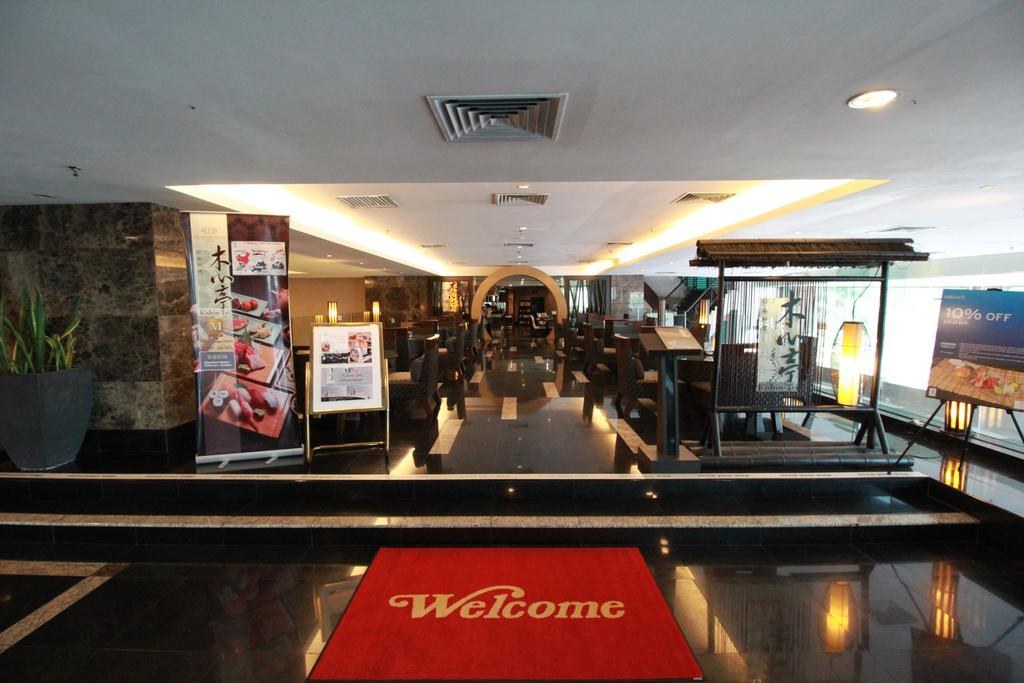GRAND PARAGON photo 1