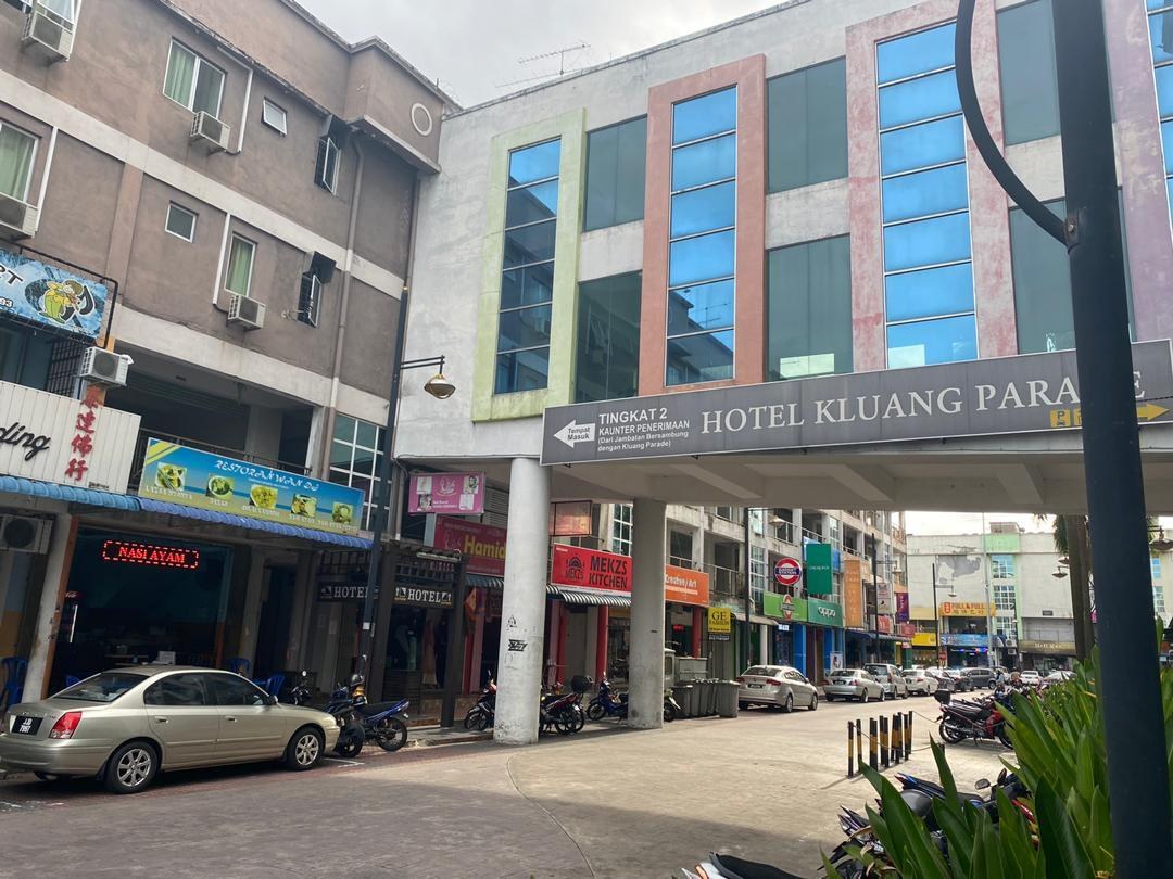 ROOM V @ KLUANG PARADE