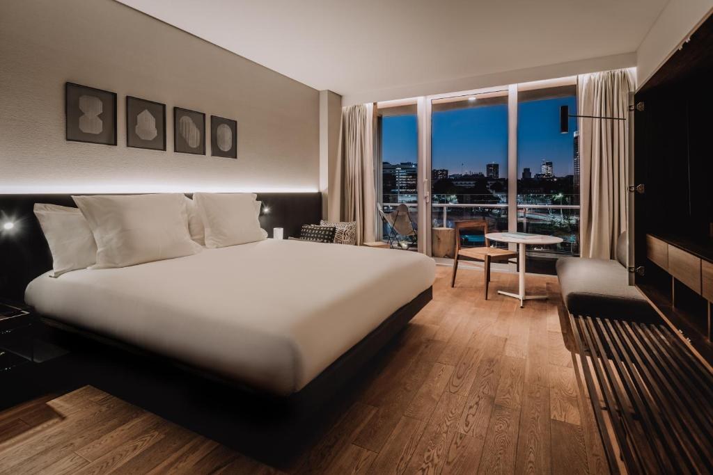 SLS PUERTO MADERO photo 1