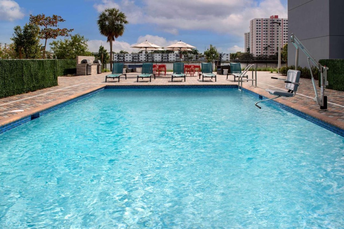 Tru by Hilton Miami Airport South Blue Lagoon photo 2