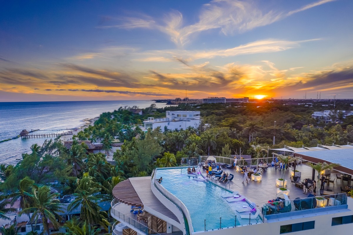 MVNGATA BEACH HOTEL