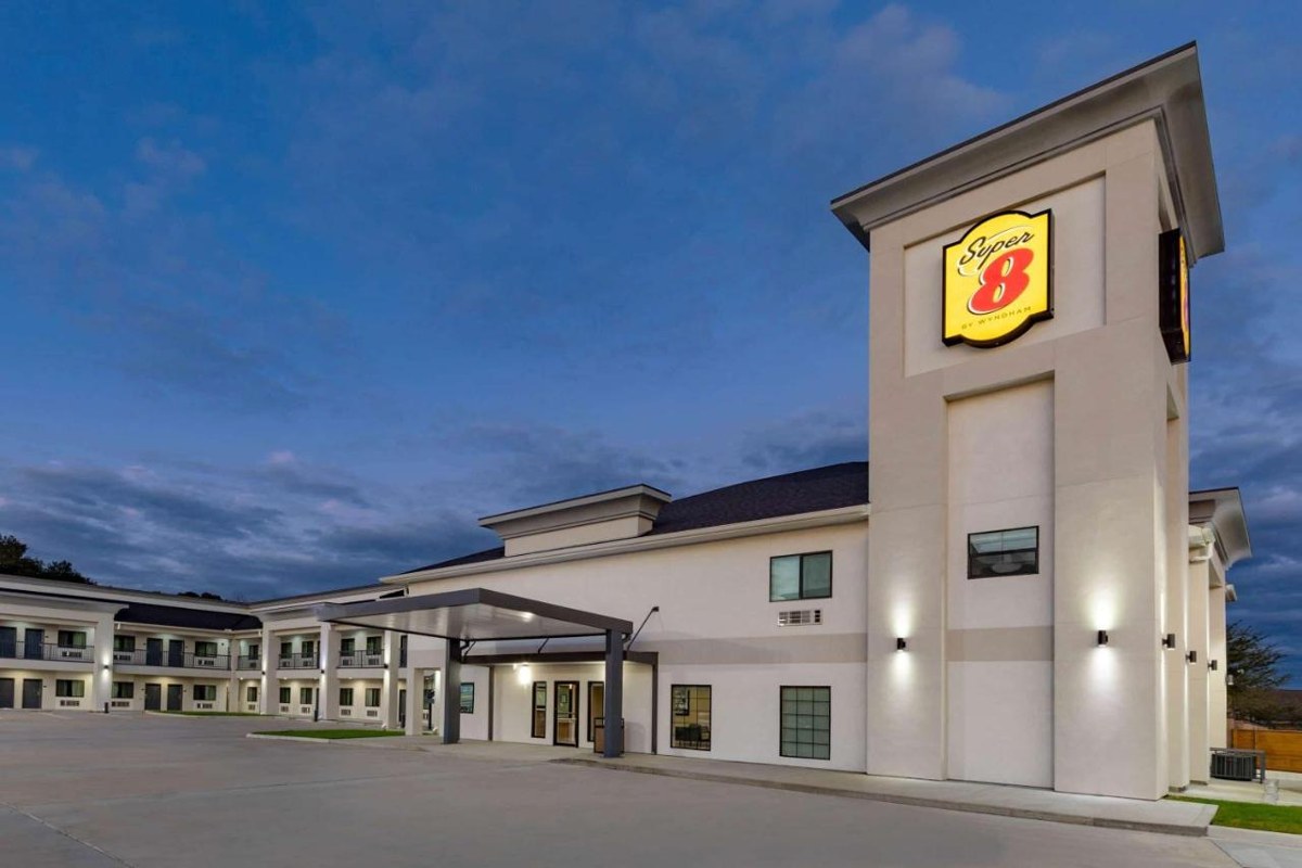 Super 8 by Wyndham Houston NW Beltway 8/West Rd photo 4