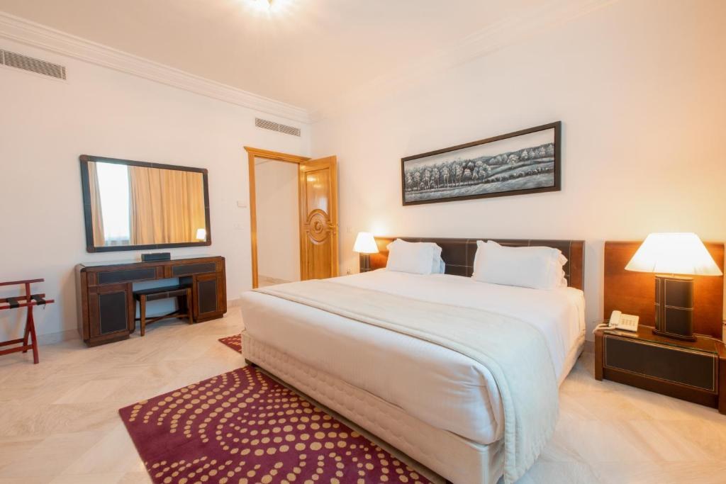 THE PENTHOUSE SUITES HOTEL photo 2