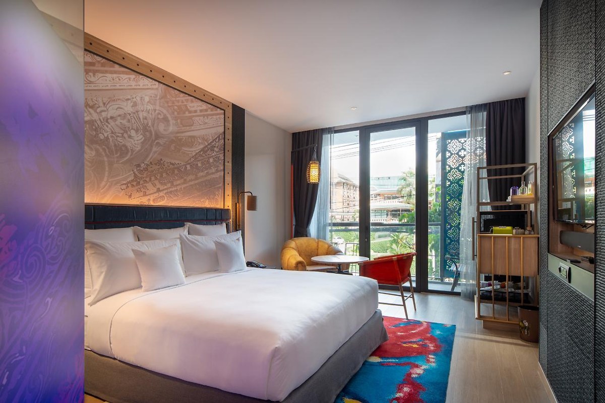 Hotel Indigo Phuket Patong photo 1