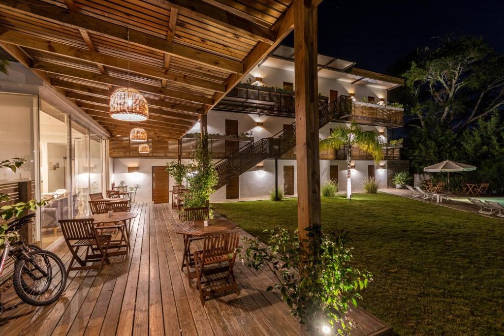 LIVE HOTEL ADULTS ONLY
