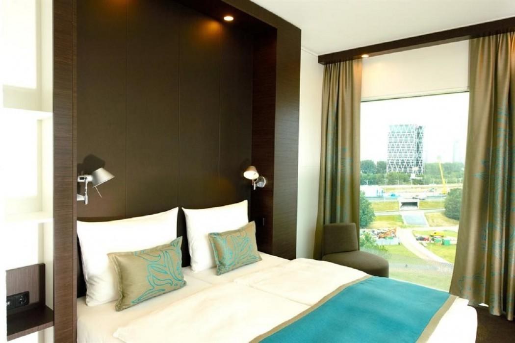Motel One Amsterdam photo 2