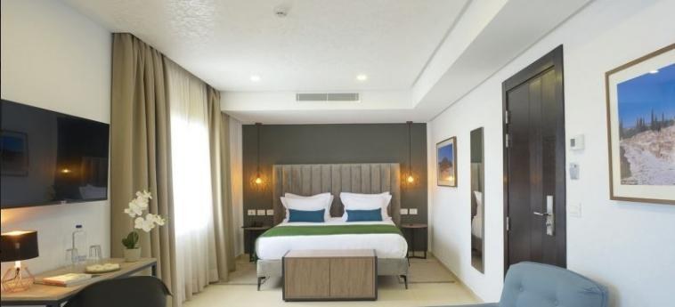 MAIA HOTEL SUITES