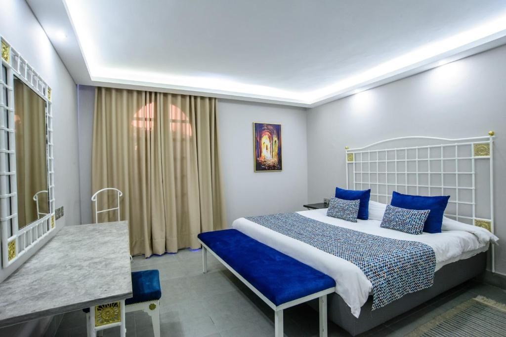 SUITE HTL LES CHARMILLES & SPA