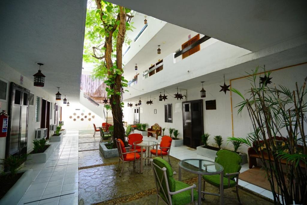 Ahava Hotel photo 1