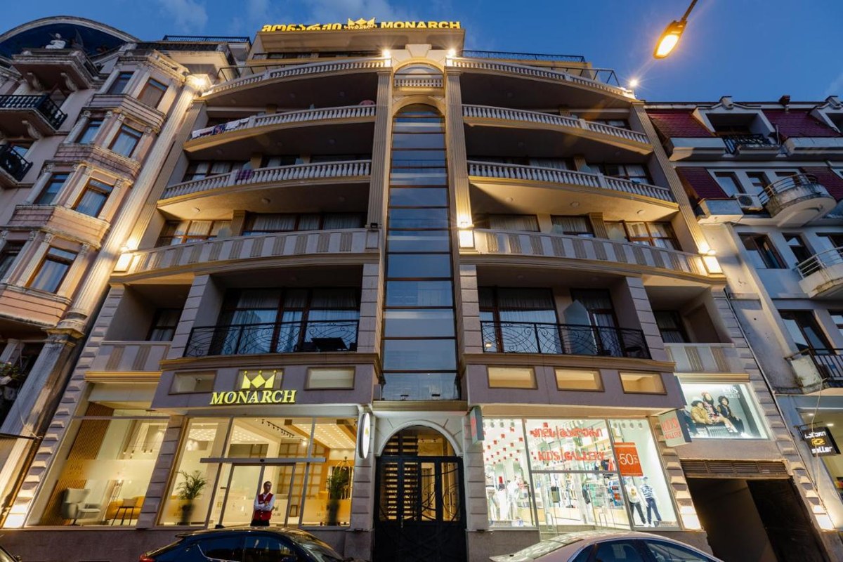 MONARCH HOTEL