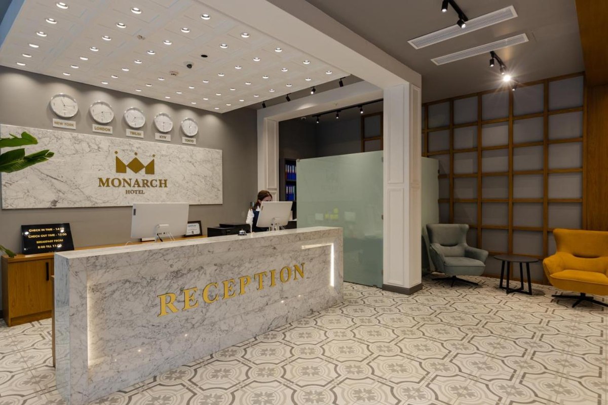 MONARCH HOTEL photo 2