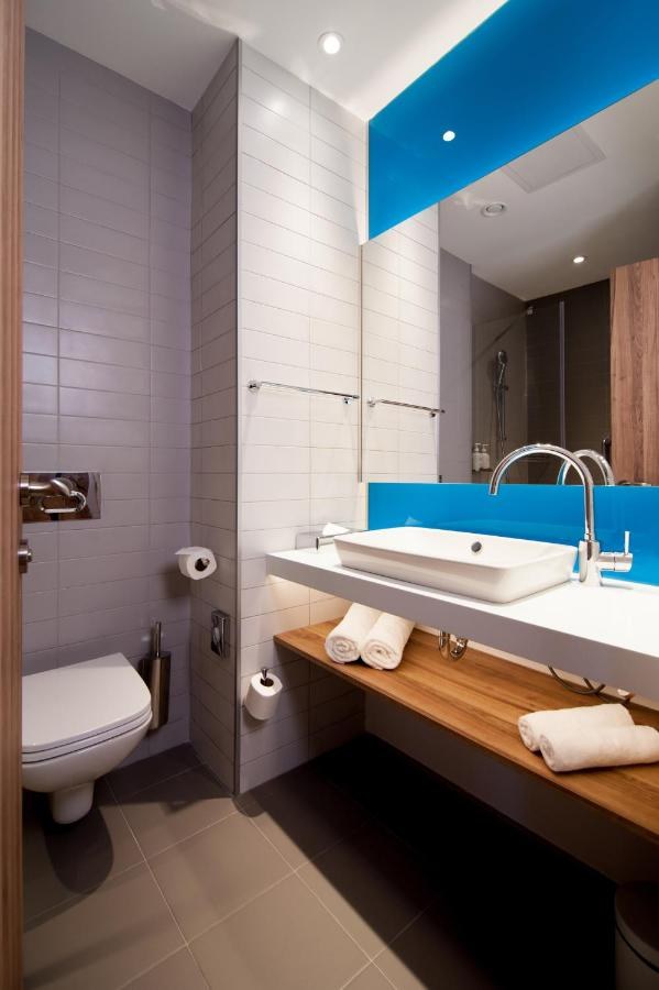 HOLIDAY INN EXPRESS AVLABARI photo 4