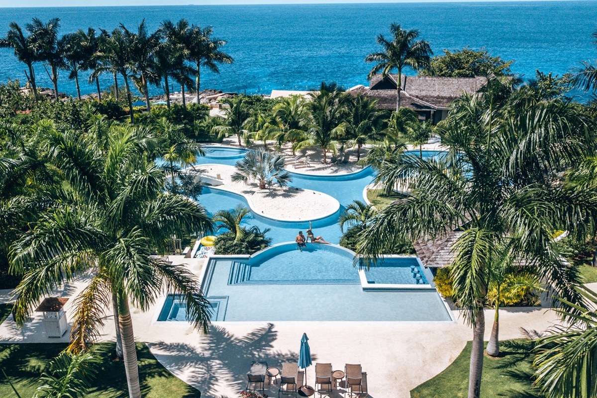 THE CLIFF HOTEL
