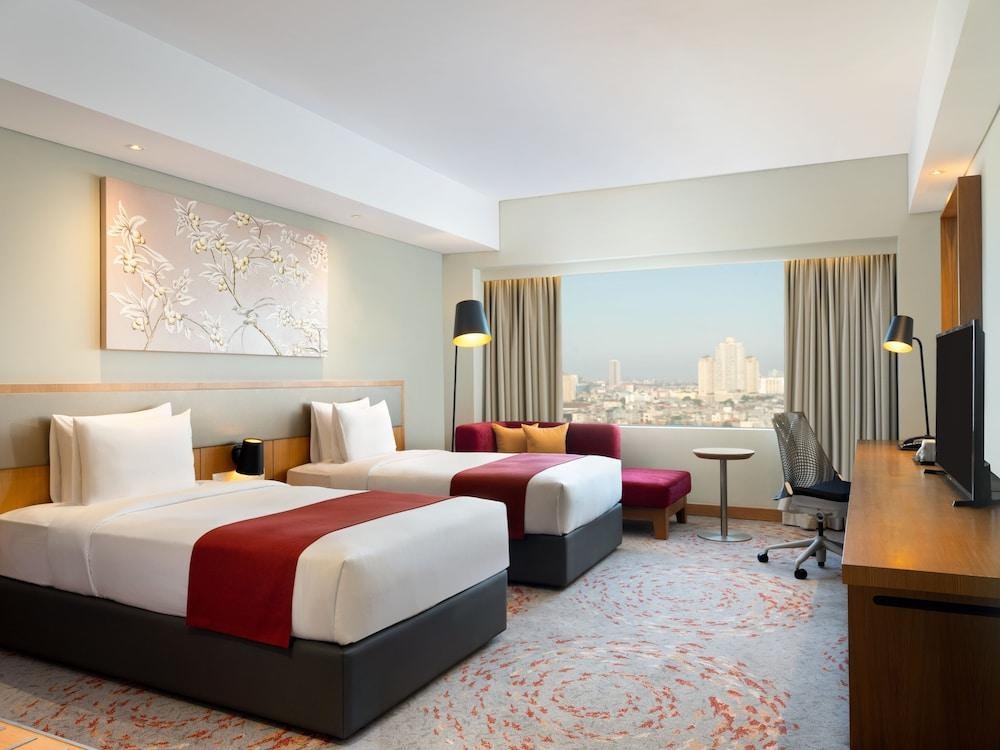 Holiday Inn & Suites Jakarta Gajah Mada by IHG photo 2