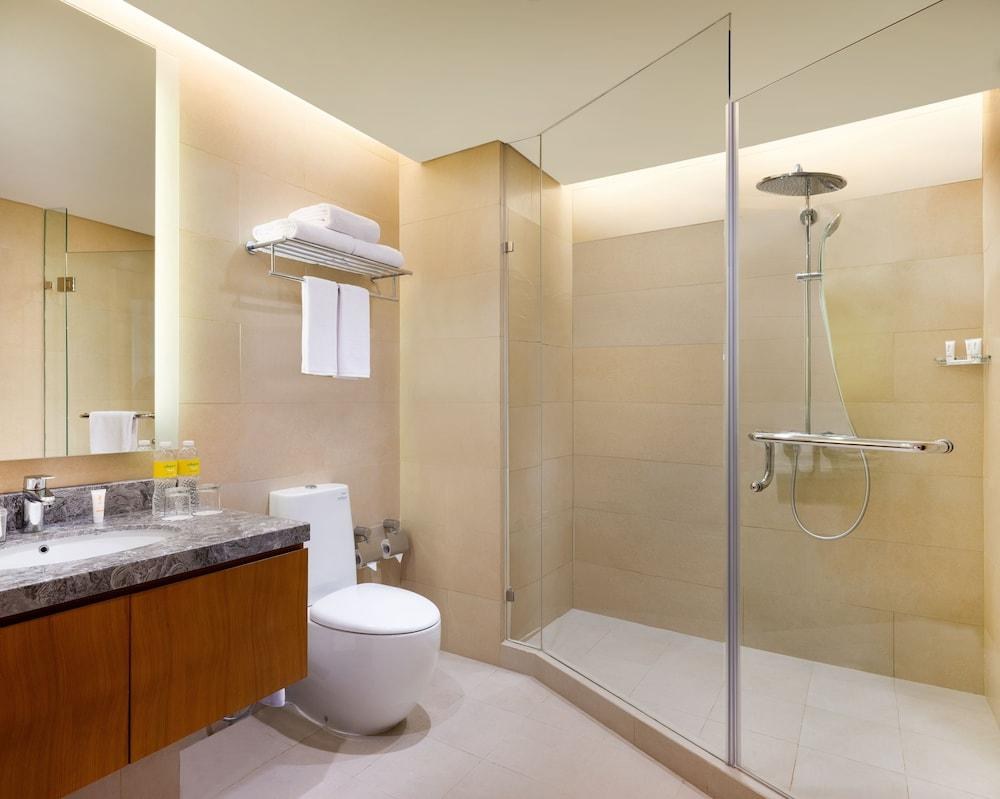 Holiday Inn & Suites Jakarta Gajah Mada by IHG photo 3