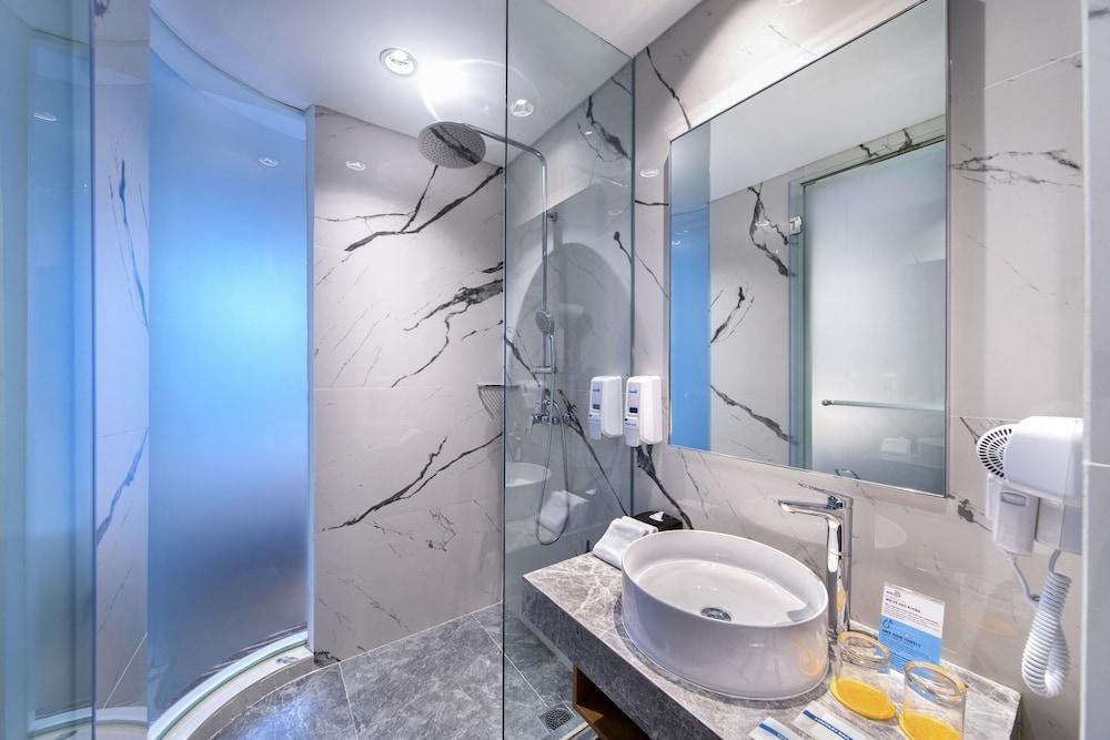 Holiday Inn Express Jakarta Matraman by IHG photo 3
