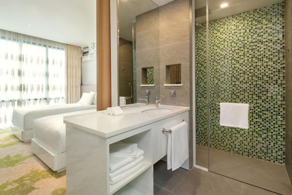 Holiday Inn & Suites Saigon Airport by IHG photo 1