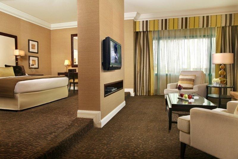 Mövenpick Dubai Grand Al Bustan photo 3