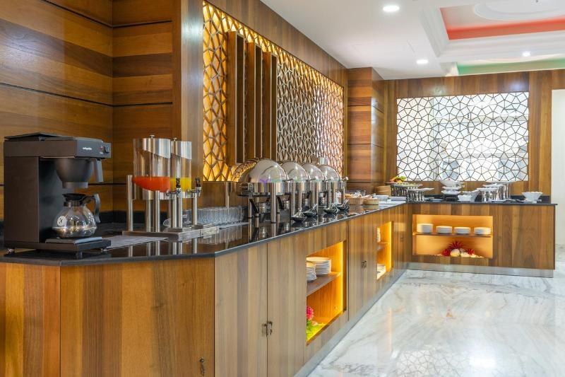 Crown Rose Hotel photo 2