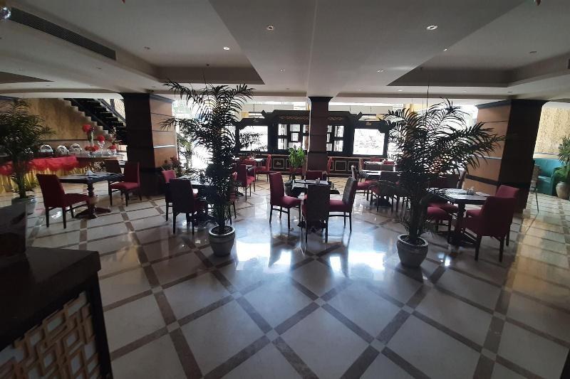 Capital O 549 The Blue Rose Hotel photo 2