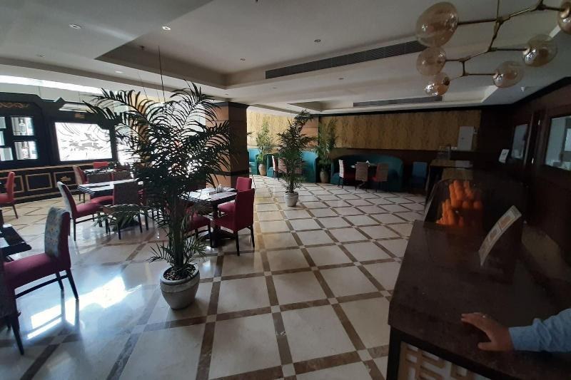 Capital O 549 The Blue Rose Hotel photo 3
