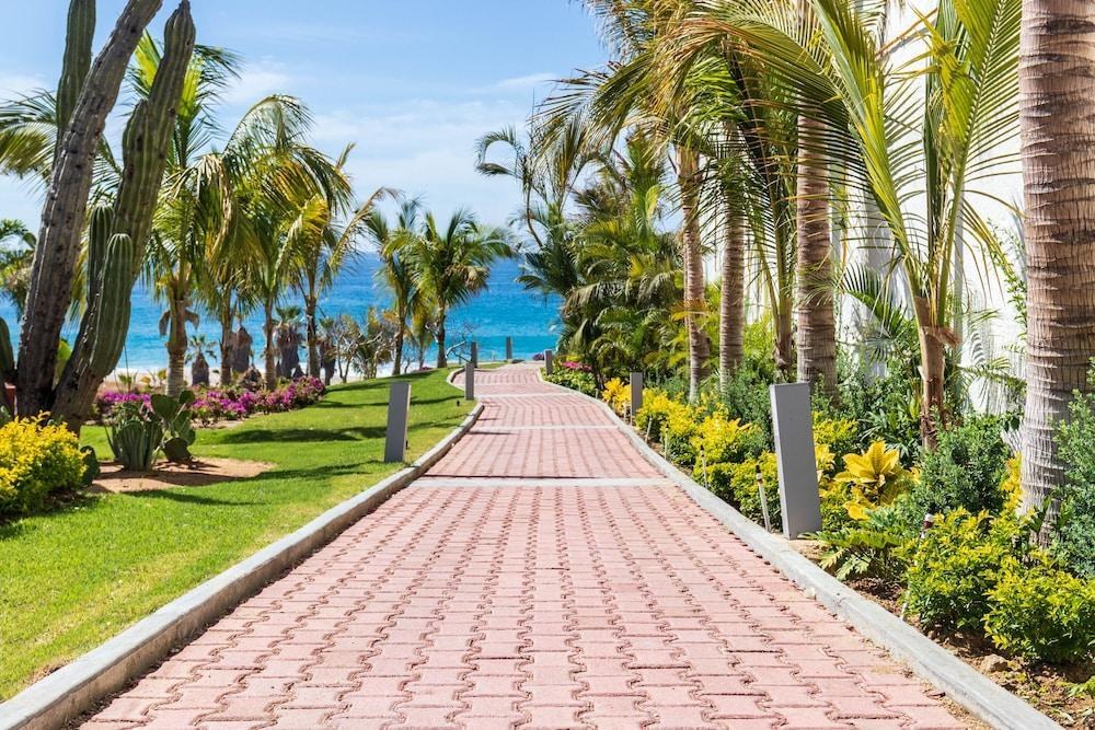 Mar del Cabo by Velas Resorts