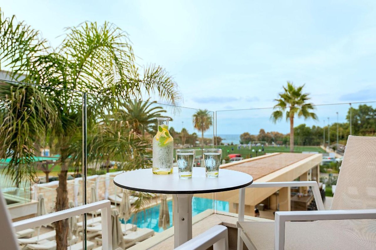Airis Boutique & Suites - Adults Only photo 2