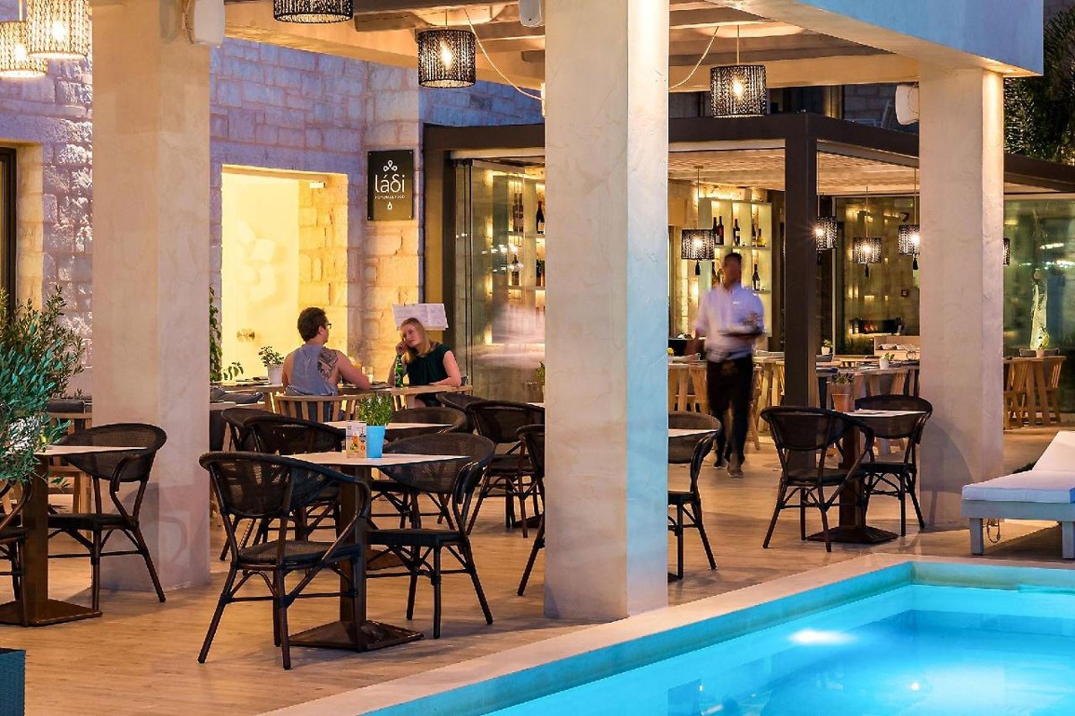 Airis Boutique & Suites - Adults Only photo 3