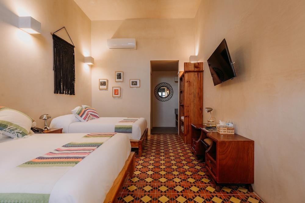 Hotel Waye photo 2