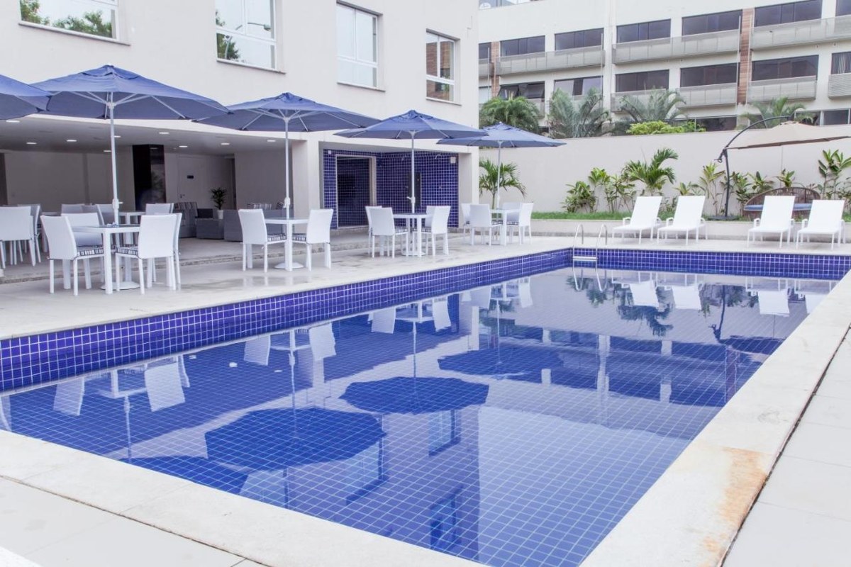 AMERICAS TOWNHOUSES HOTEL photo 2