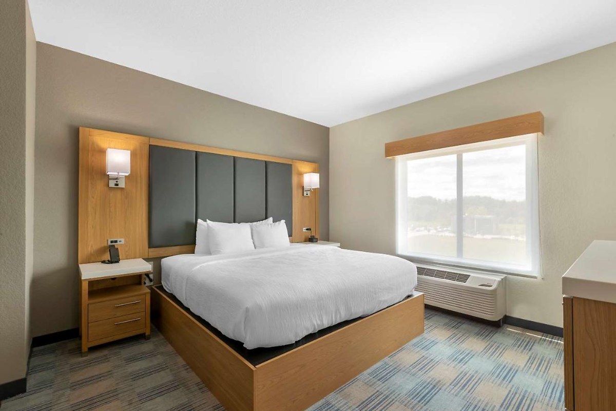 Best Western Plus Coralville Hotel photo 1