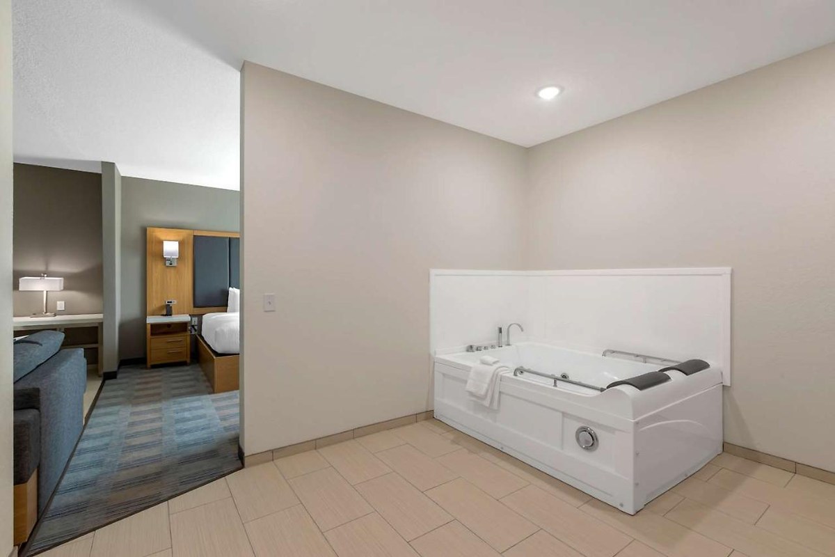 Best Western Plus Coralville Hotel photo 3