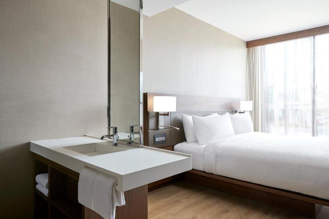 Ac Hotel By Marriott Miami Dadeland photo 4