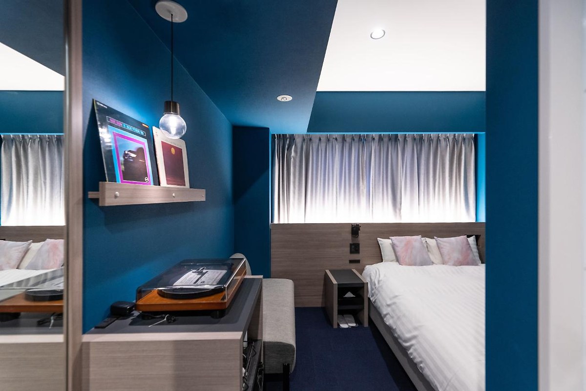 HOTEL SHE, OSAKA
