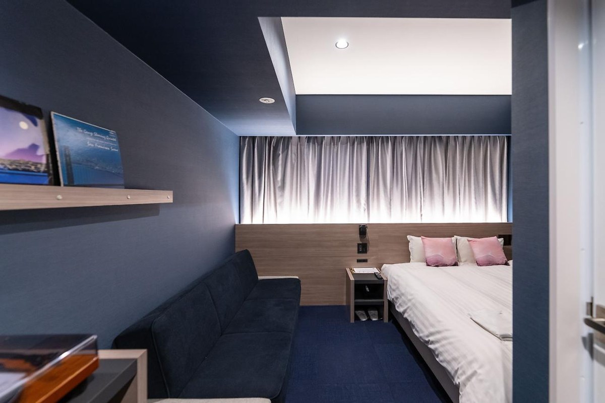 HOTEL SHE, OSAKA photo 1