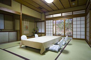 Nara Tsukihitei Ryokan photo 2