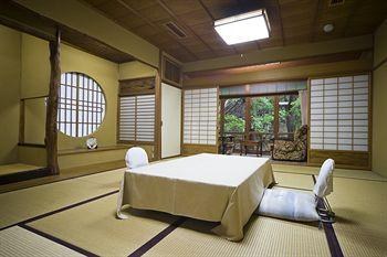 Nara Tsukihitei Ryokan photo 4