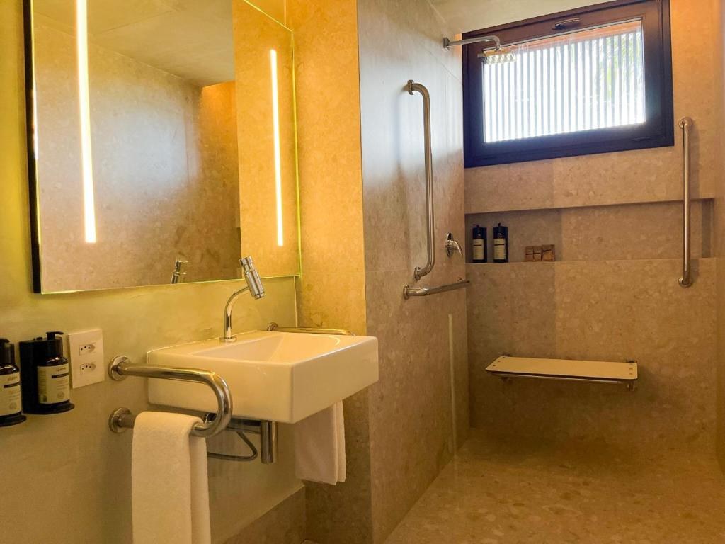 BARA HOTEL photo 4