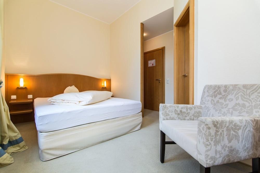 Hotel Waldhaus Langenbrahm photo 3