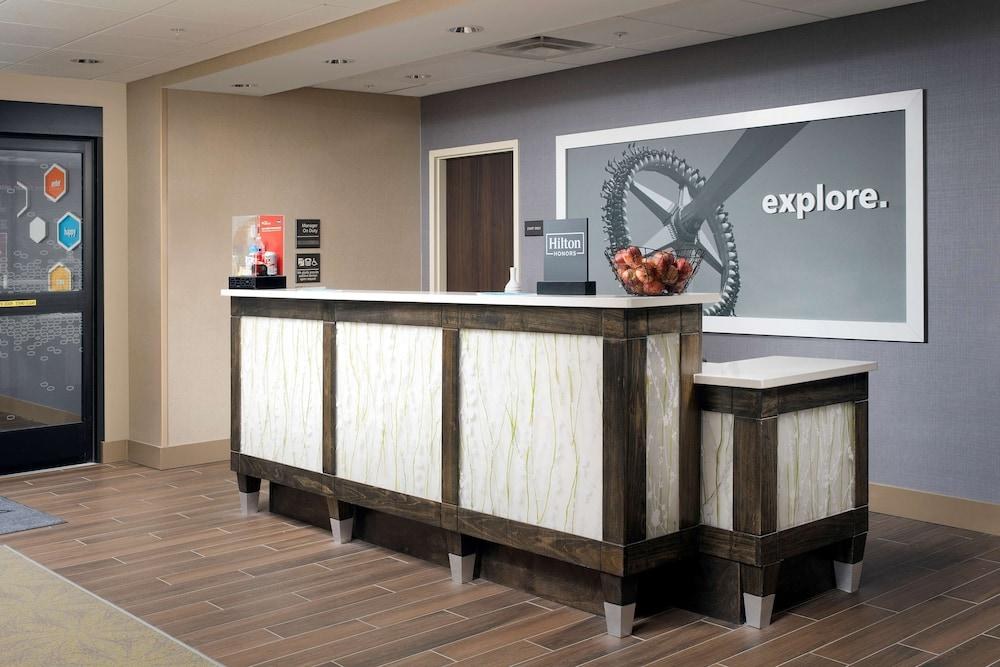 Hampton Inn & Suites San Antonio Lackland AFB SeaWorld photo 2
