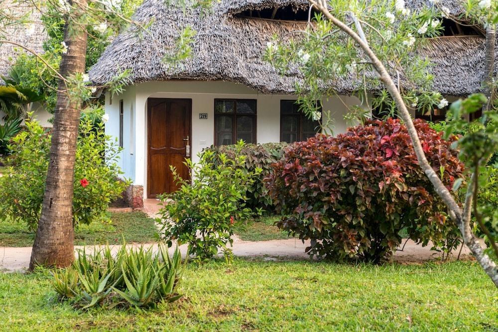 Sandies Baobab Beach Zanzibar photo 1