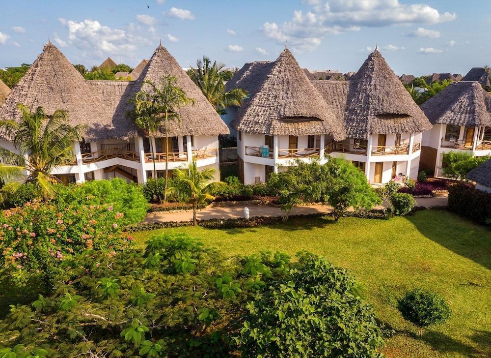 Sandies Baobab Beach Zanzibar photo 2